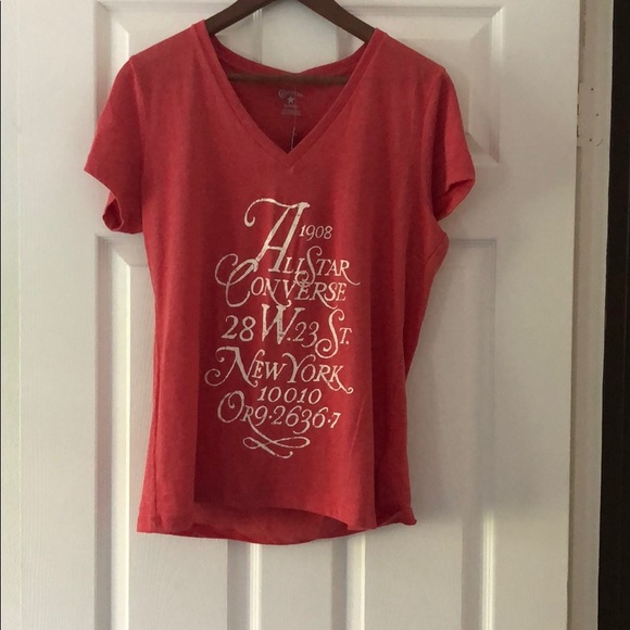 red converse t shirt